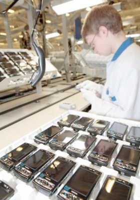 Nokia va concedia 4.000 de angajaţi